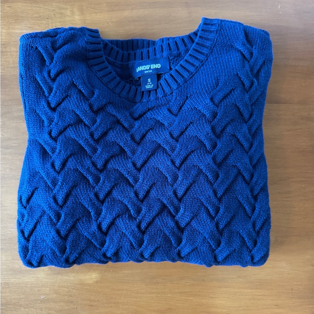 Lands’ End Cable Knit Sweater in Navy Blue. Excellent pre-loved condition.